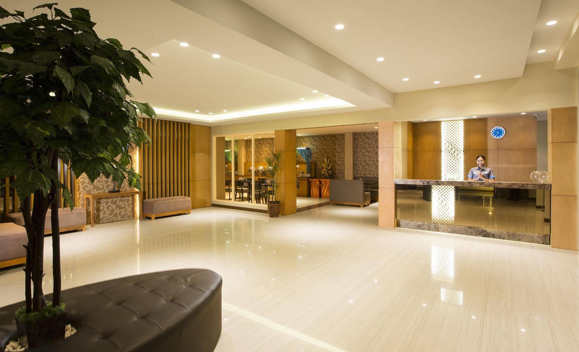 Aveon Express Hotel By Daphna International Yogyakarta Eksteriør bilde